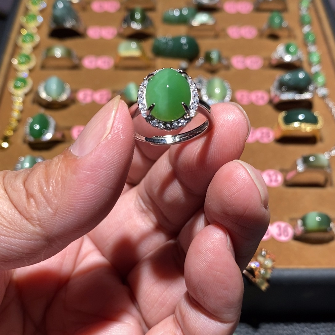 和田玉未镶嵌戒指