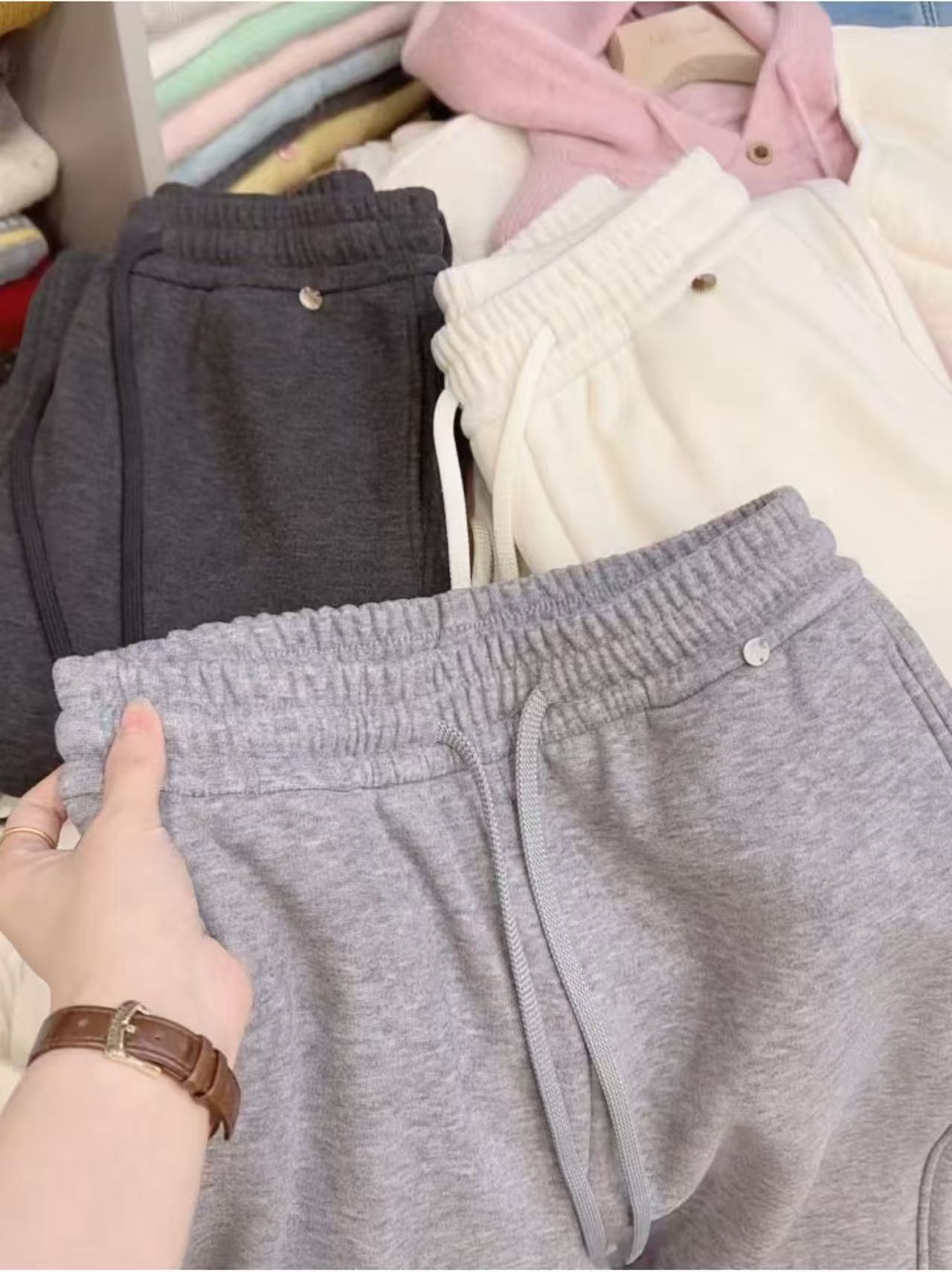 七言家温暖过冬  #超软高克重贝壳扣糯米绒保暖直筒卫裤