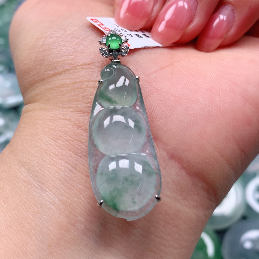 翡翠颈饰18K金镶嵌天然翡翠