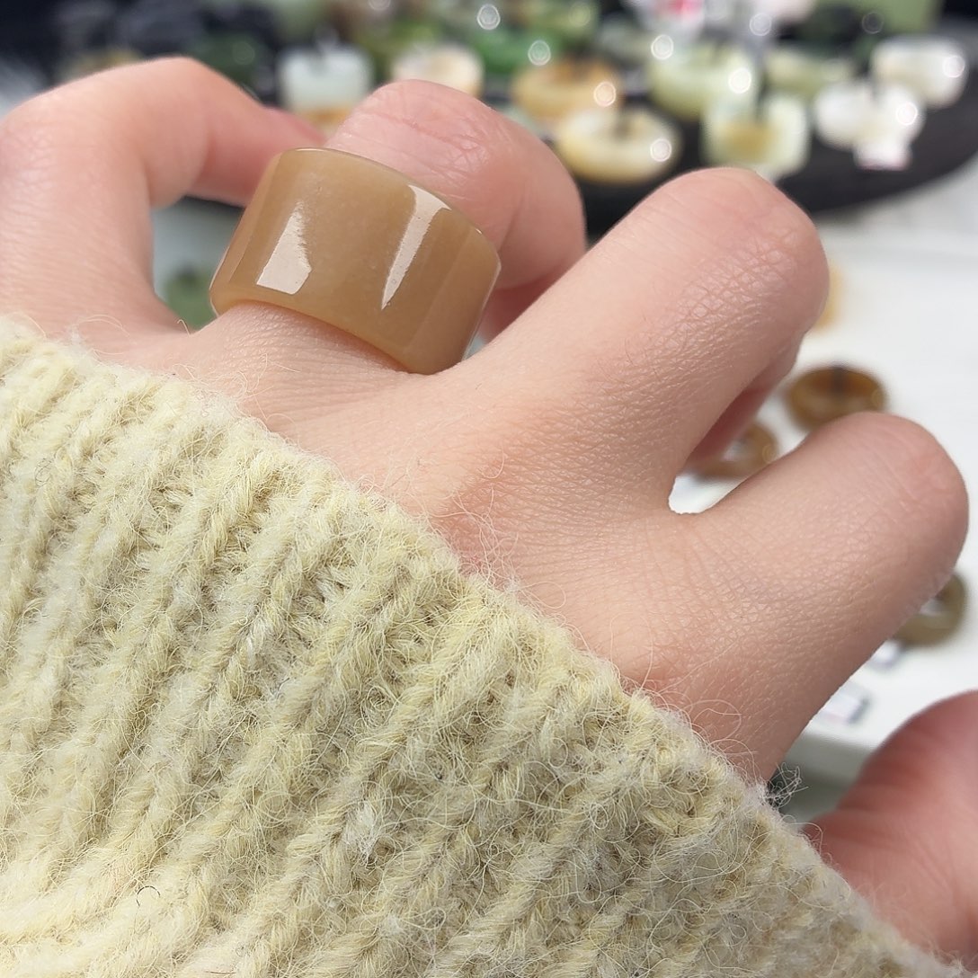 和田玉未镶嵌戒指S159俄糖圆切17.3