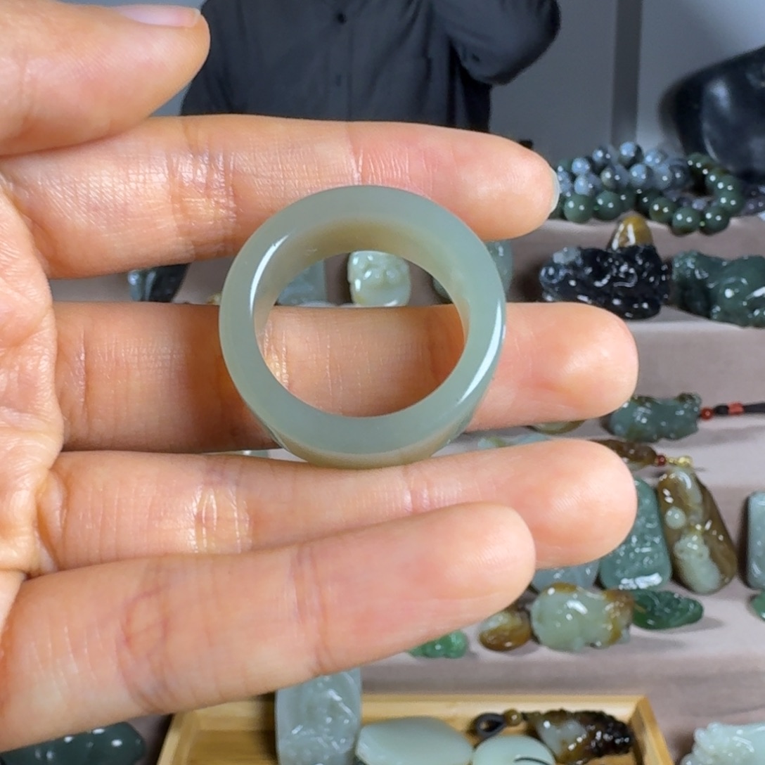 和田玉（糖玉）颈饰未镶嵌