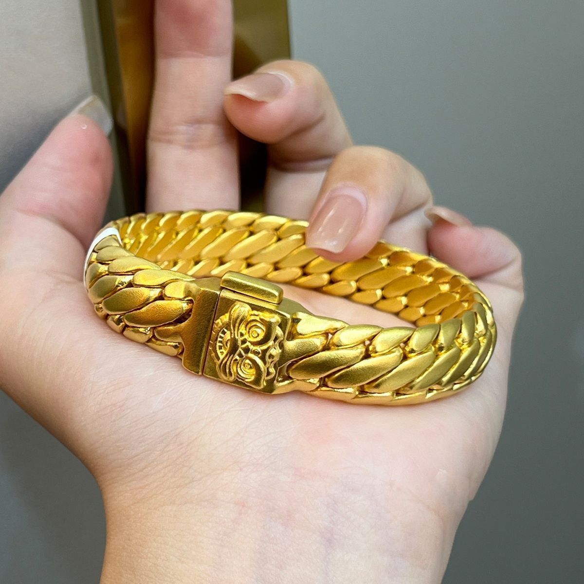 合金手链 精工醒狮三马鞭手链