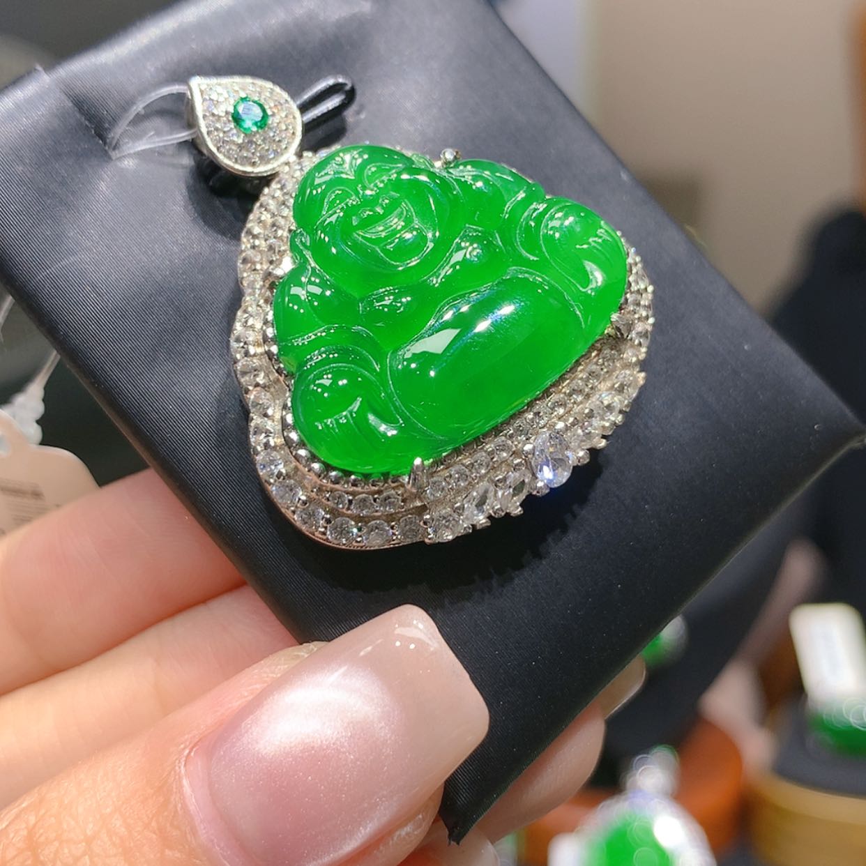 【闪购商品】颈饰银S925镶嵌翡翠6柒姐