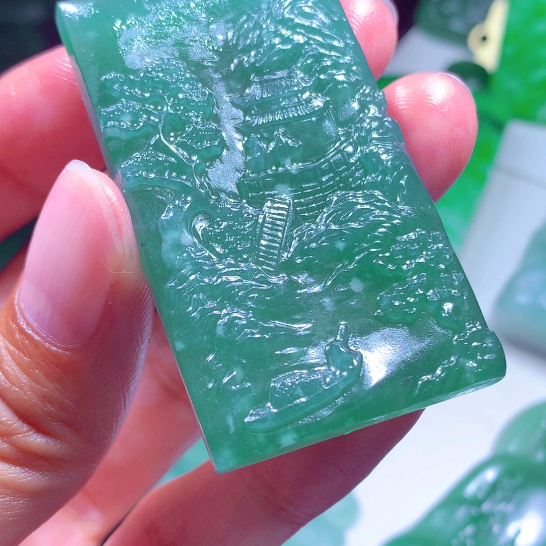 斜****定制翡翠未镶嵌天然