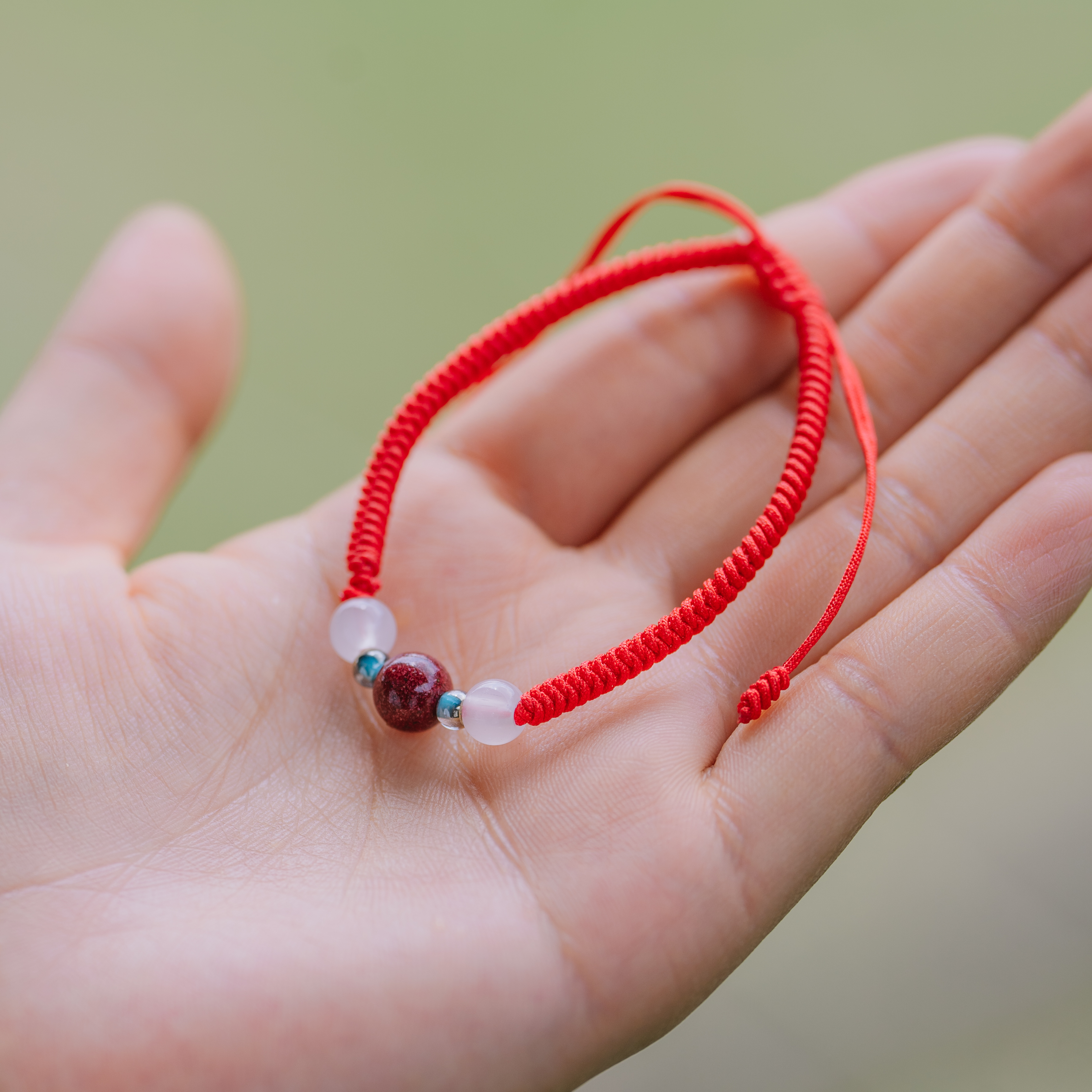 含辰砂工艺品单颗晶体砂+透明珠子编绳手链简约款