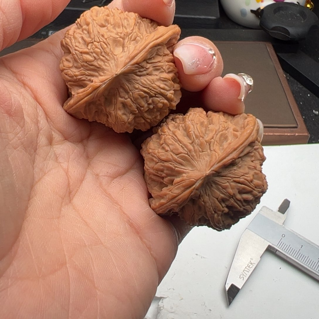 文玩核桃把件龙洞峪40