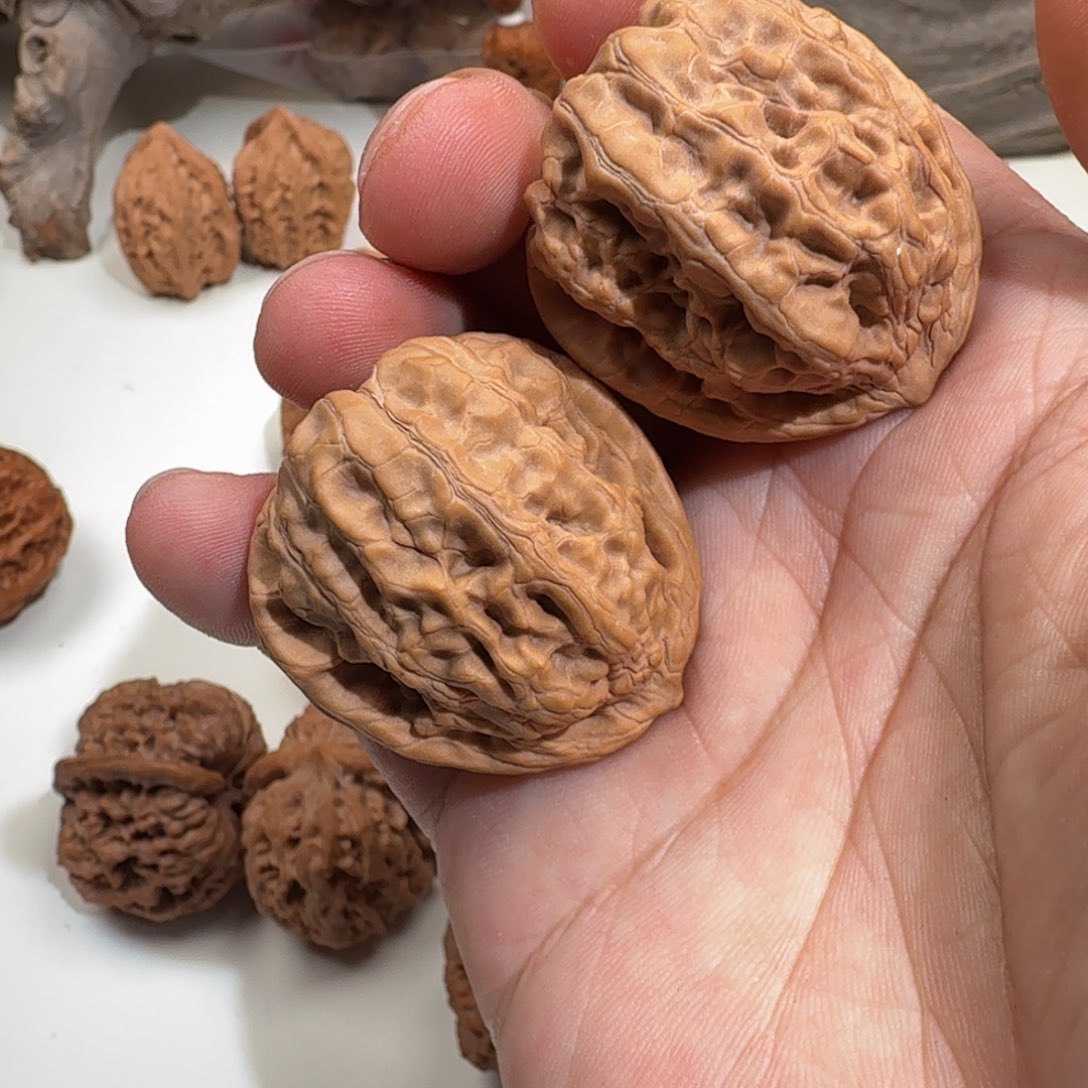 文玩核桃吊坠新年快乐