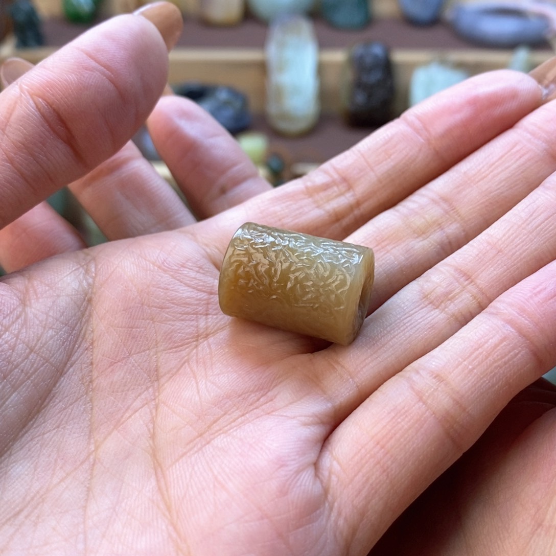 和田玉（糖玉）颈饰未镶嵌