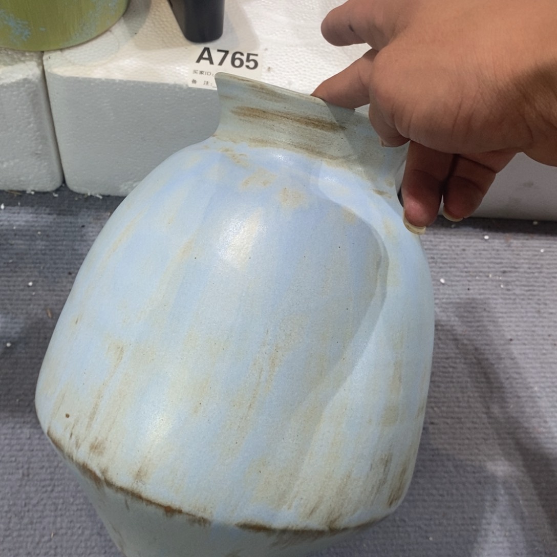 景德镇陶瓷高温花瓶裂了