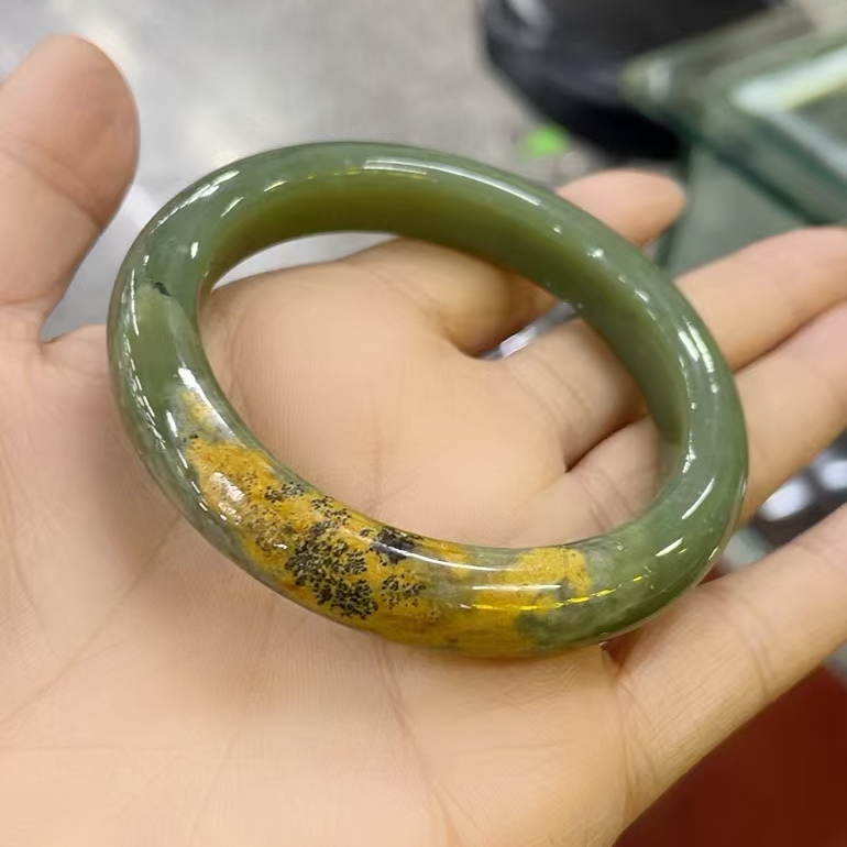 河磨玉手镯(微瑕)析木玉镯子