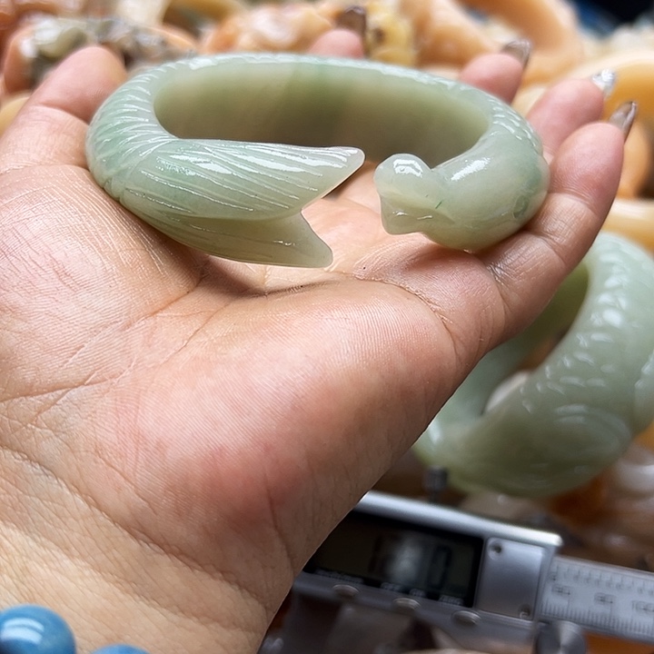 未镶嵌手镯石英岩玉见**爱