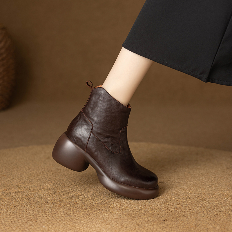 圆头粗跟马丁靴女压花短靴软皮软底瘦瘦靴棕色英伦风黑色