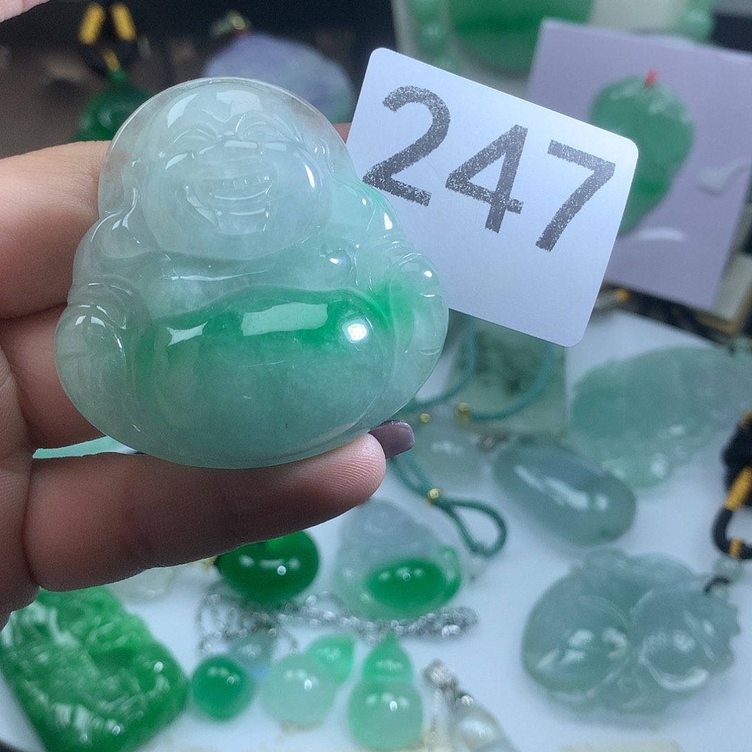 翡翠未镶嵌吊坠(赠链)