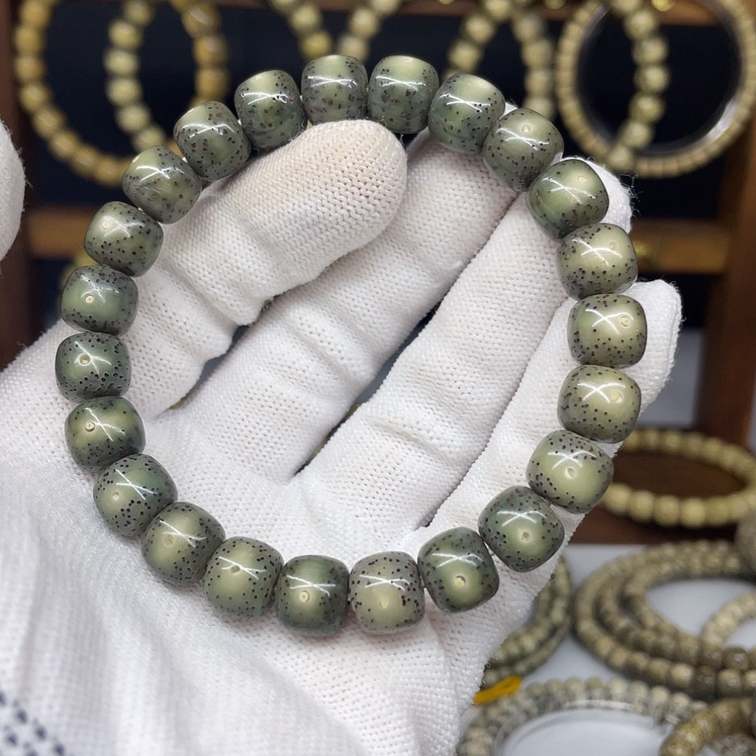 6***.星月菩提吊坠10-9，冰透满绿大眼睛