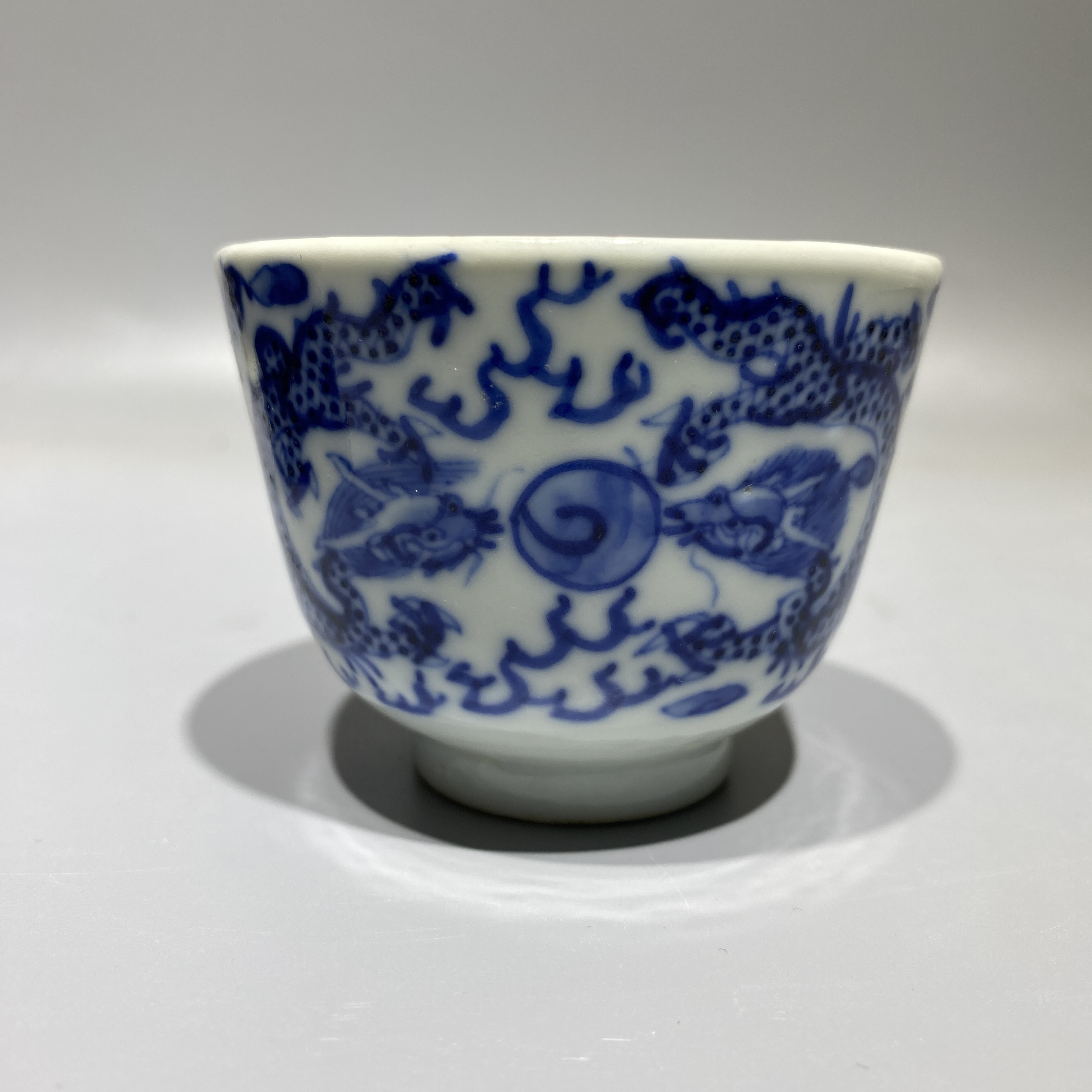 青花五龙纹杯（罕见）