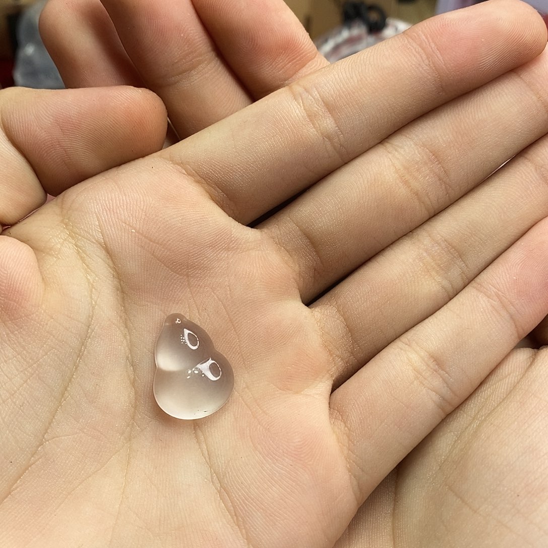 颈饰未镶嵌石英质玉