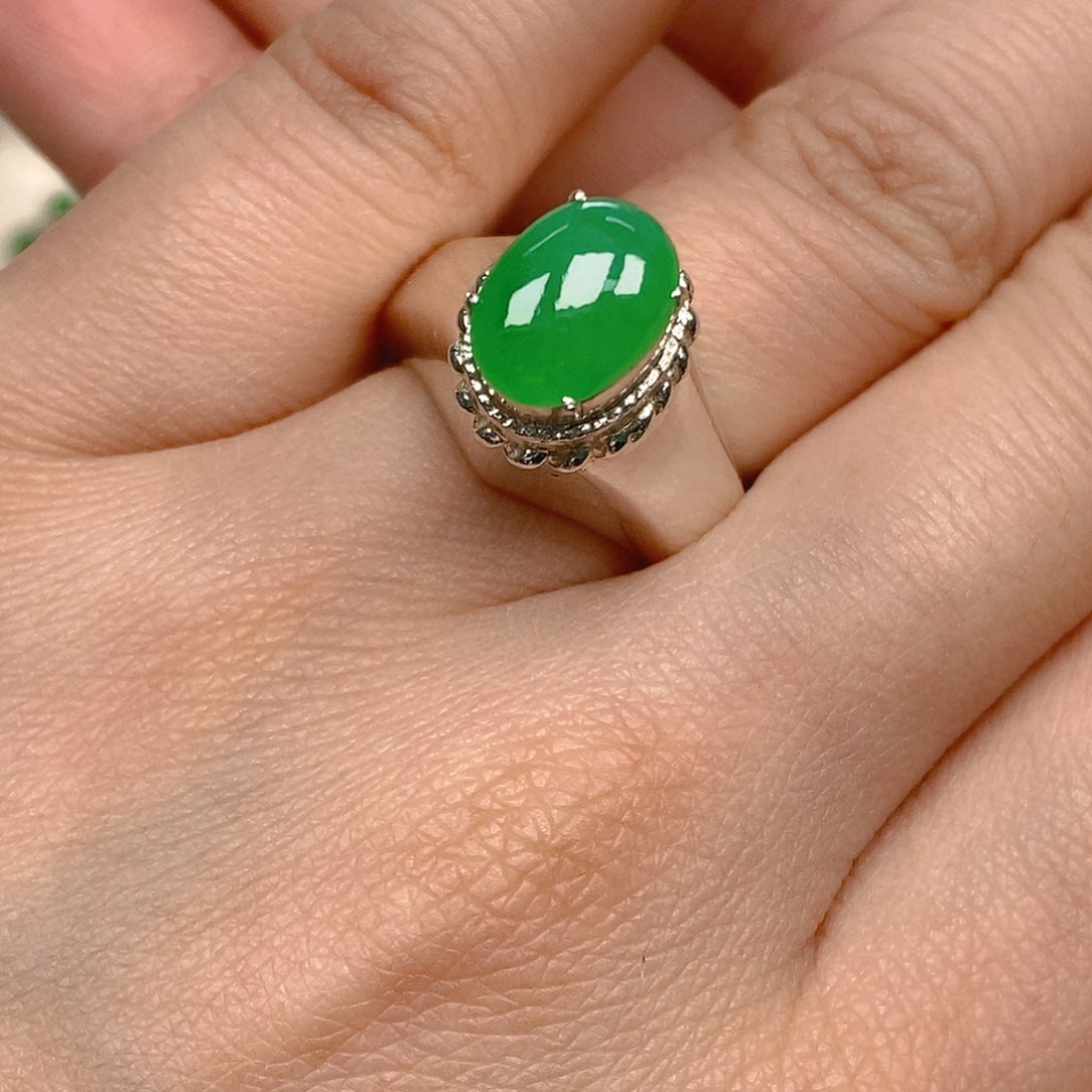 翡翠戒指未镶嵌翡翠