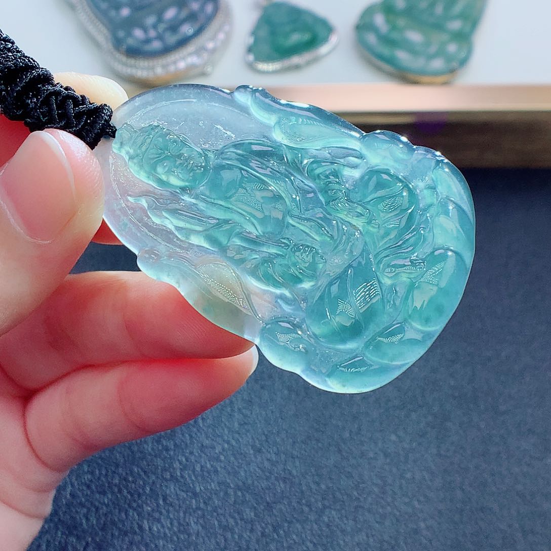 翡翠颈饰未镶嵌翡翠