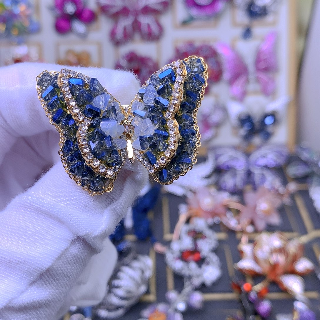 合成立方氧化锆铜胸针胸花