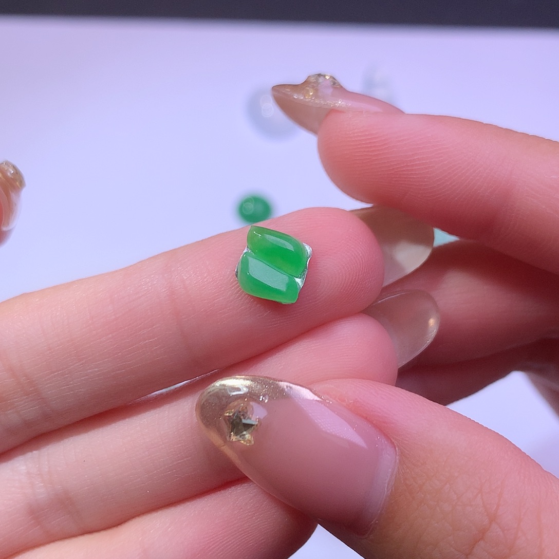 翡翠挂件未镶嵌随形一套