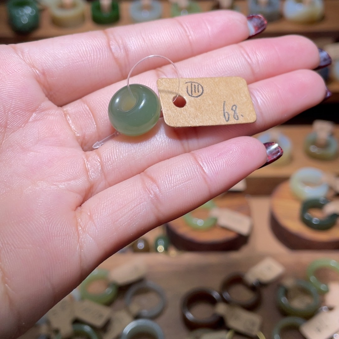 和田玉颈饰未镶嵌111