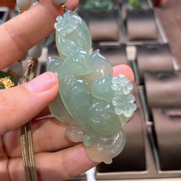 蛇纹石玉未镶嵌吊坠(赠链)