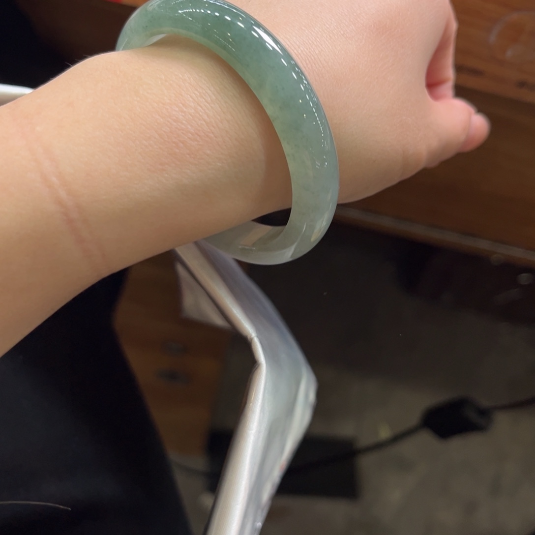 翡翠未镶嵌手镯53正圈油青半山水