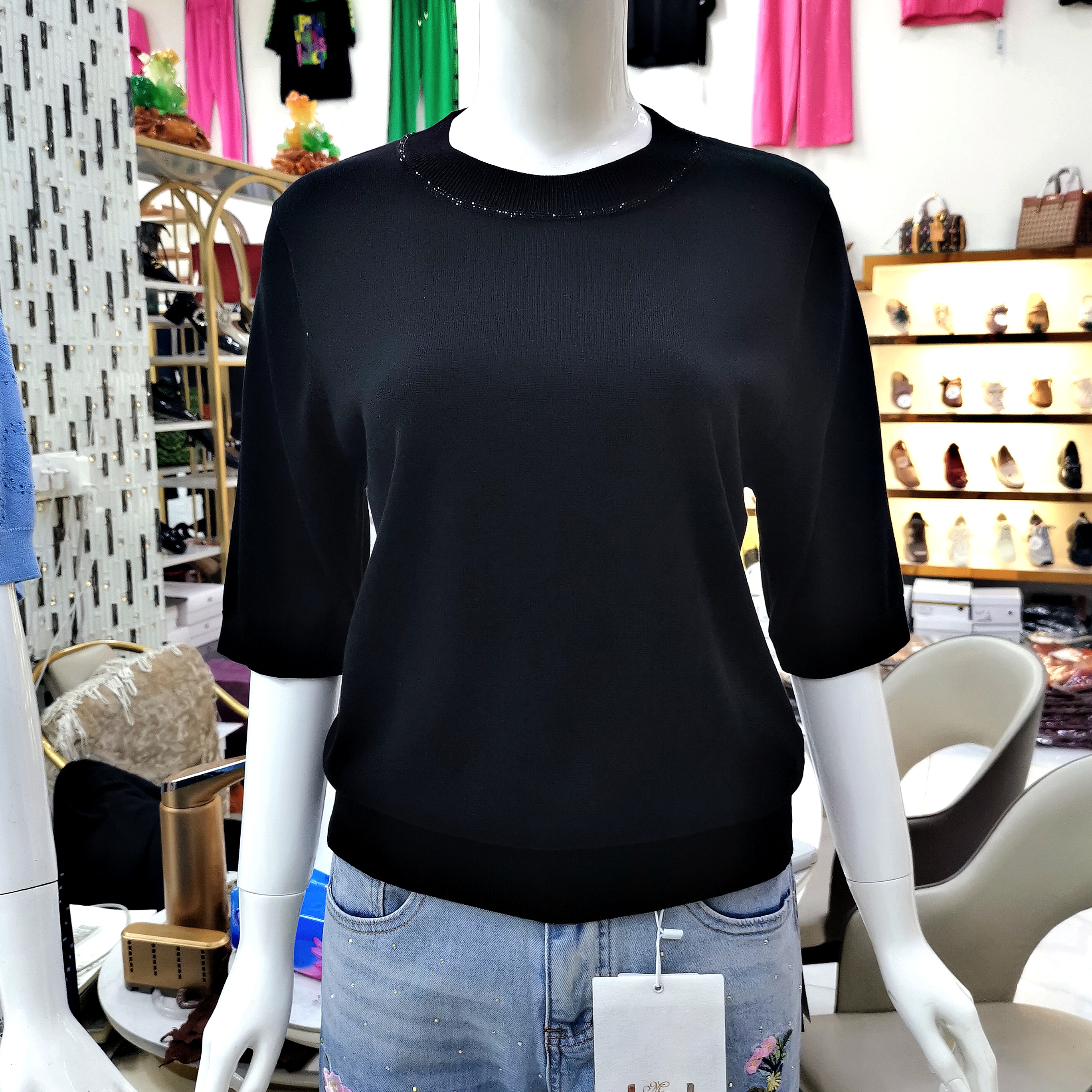 179 简约大方烫钻纯色五分袖上衣