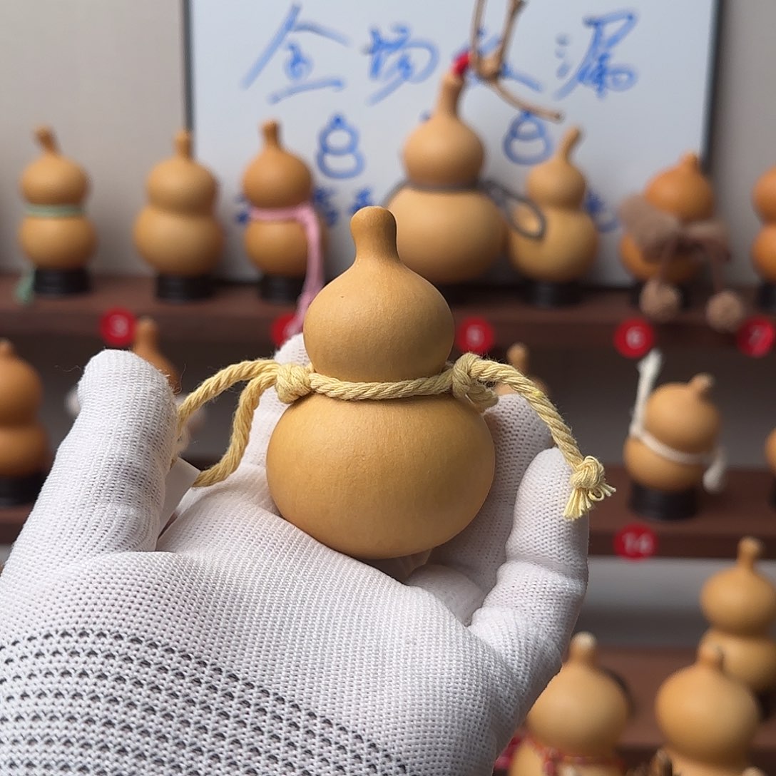 ᰔ***儿一物一拍葫芦周周