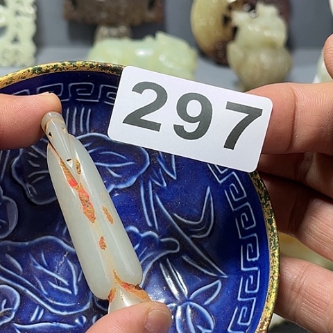 摆件瓷器是古代文化与传统绘画艺术之间