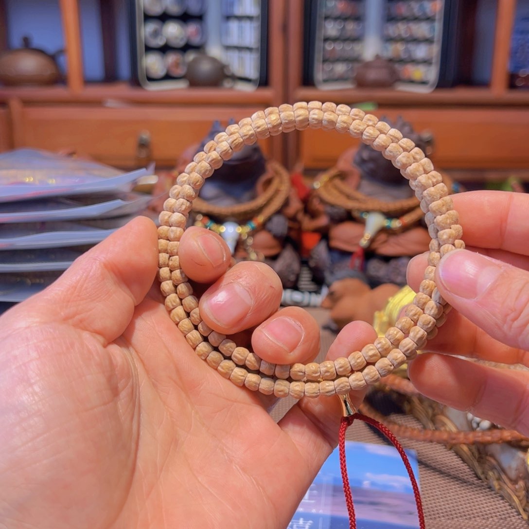 柏香籽/百香籽吊坠?