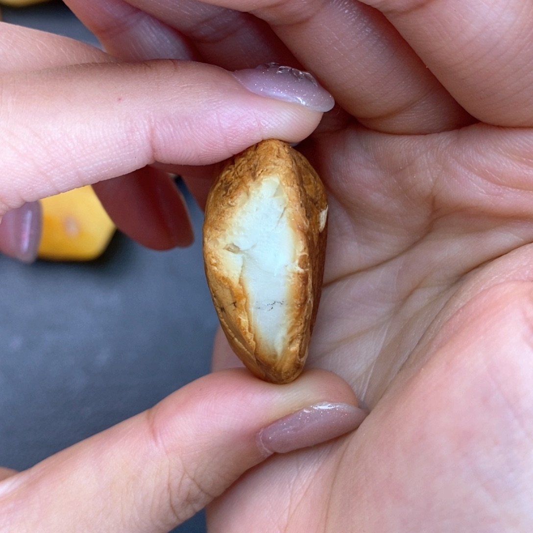 定制琥珀未镶嵌蜜蜡