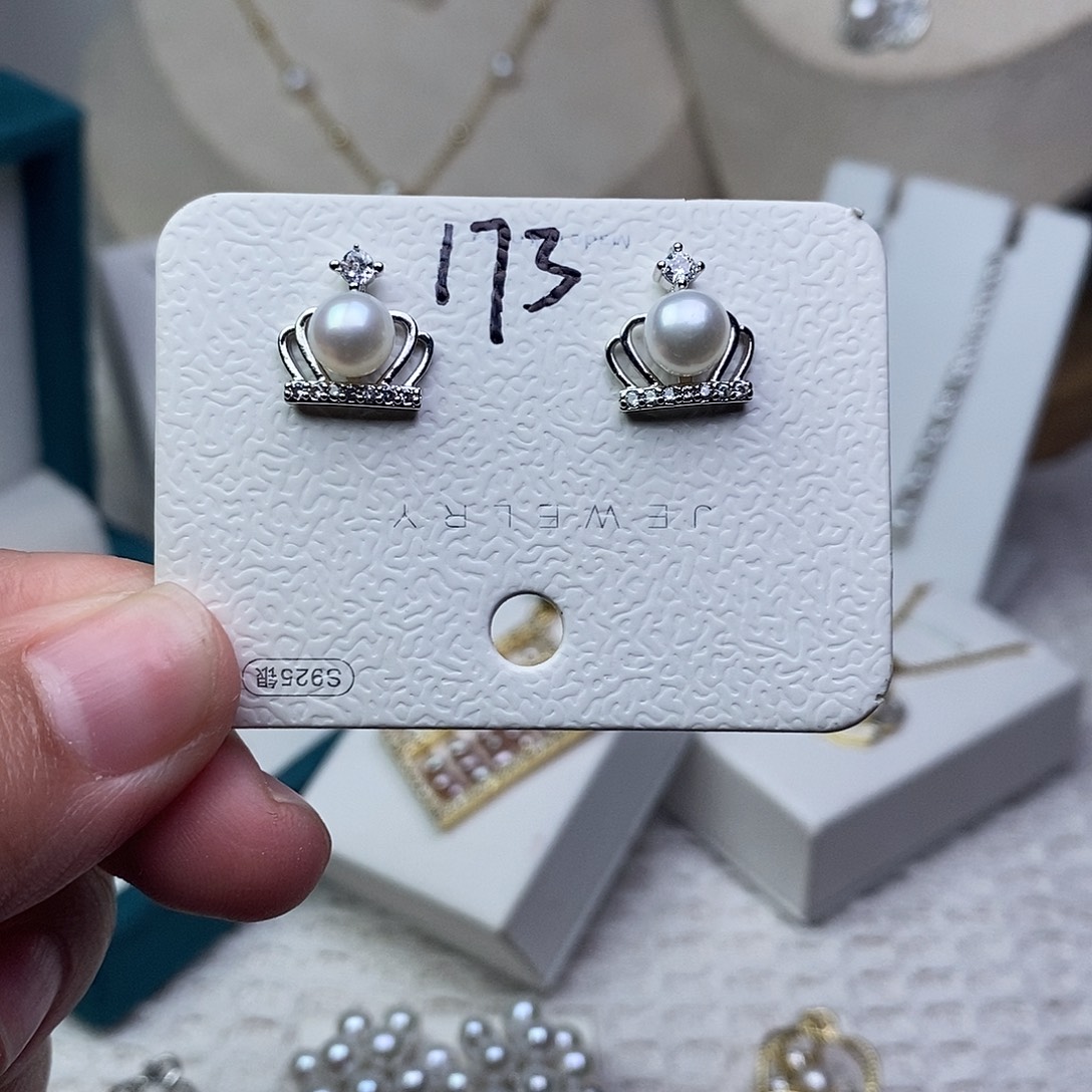 淡水珍珠银S925镶嵌耳饰