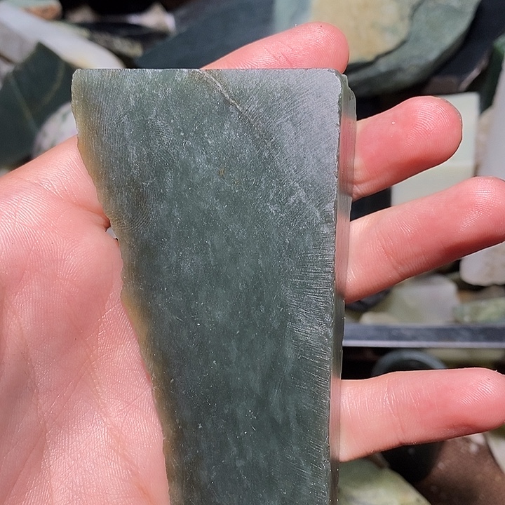未镶嵌和田玉（青玉）珠宝半成品