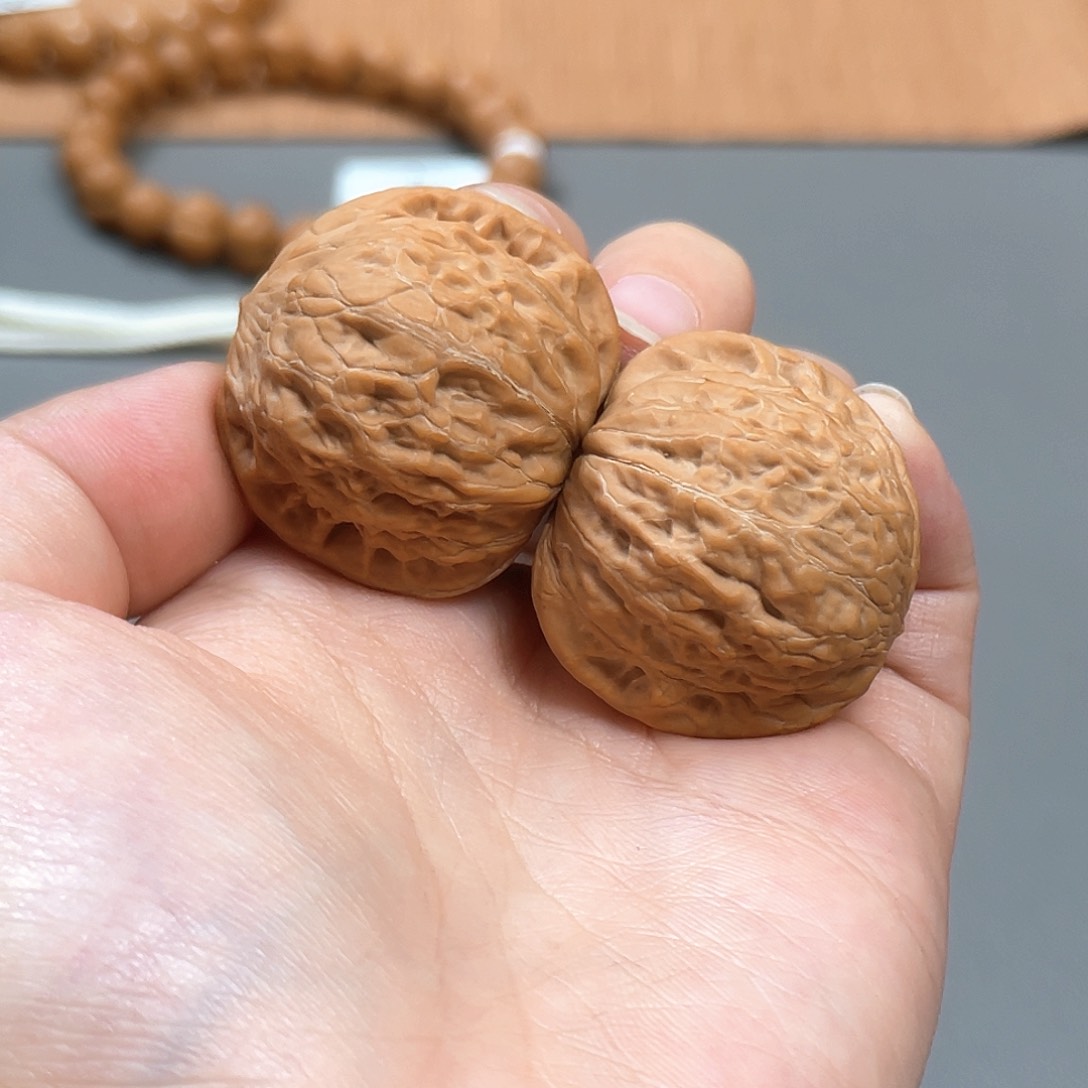 桃核把件铁锤37×34尺单只修尖白茬3183