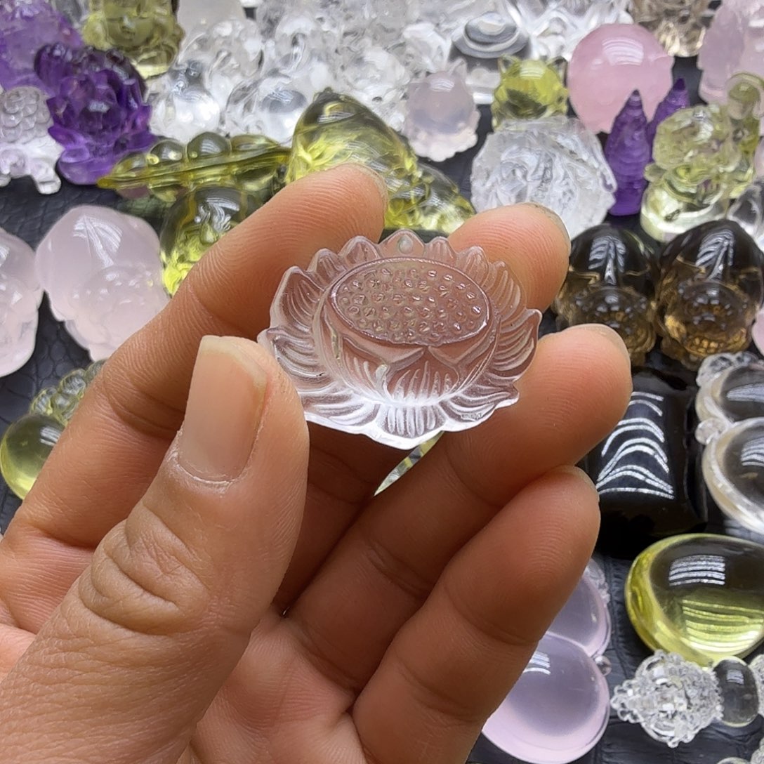 颈饰水晶未镶嵌吊坠