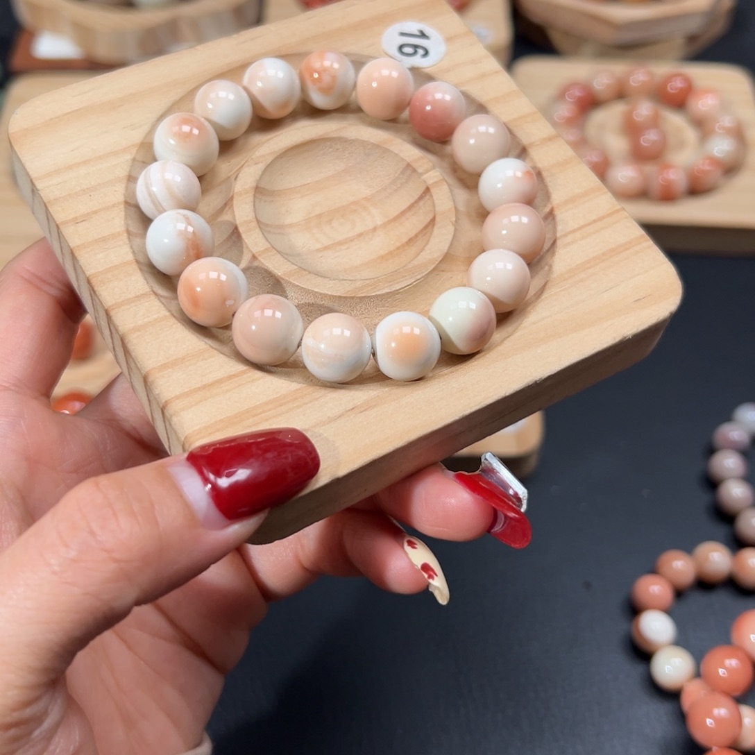 奈***糖石英质玉未镶嵌手链35