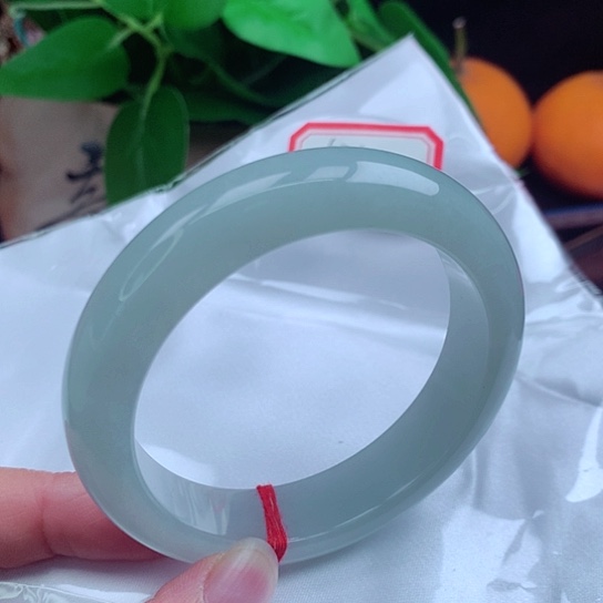 翡翠手镯未镶嵌   正圈53+ 天空蓝 轮胎