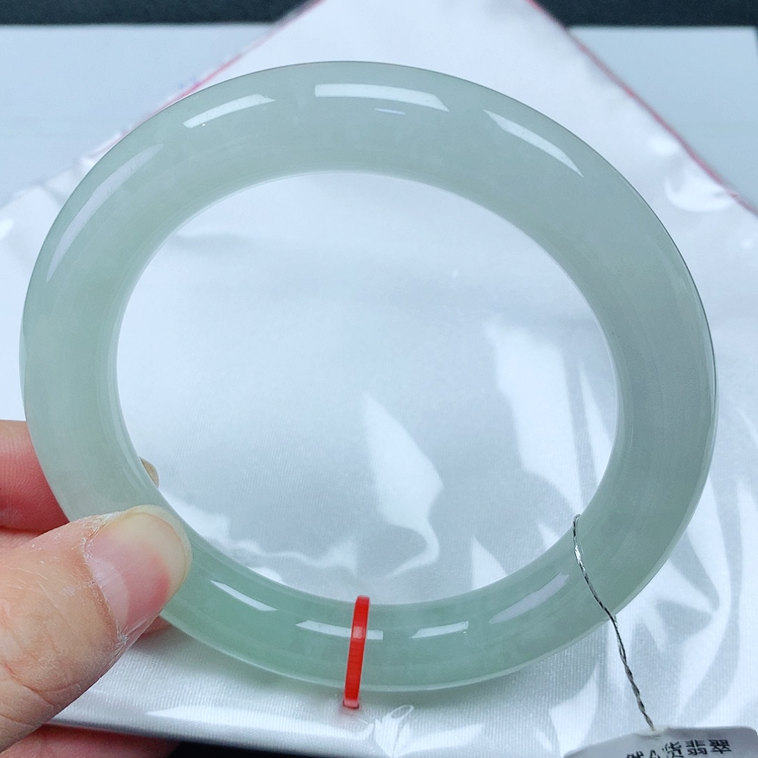 翡翠手镯未镶嵌60胖
