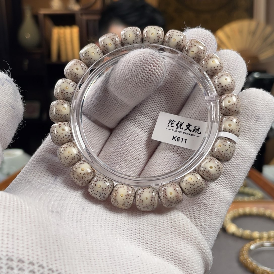 手串星月菩提10x9 石玉料灰瓷白针尖星 K611