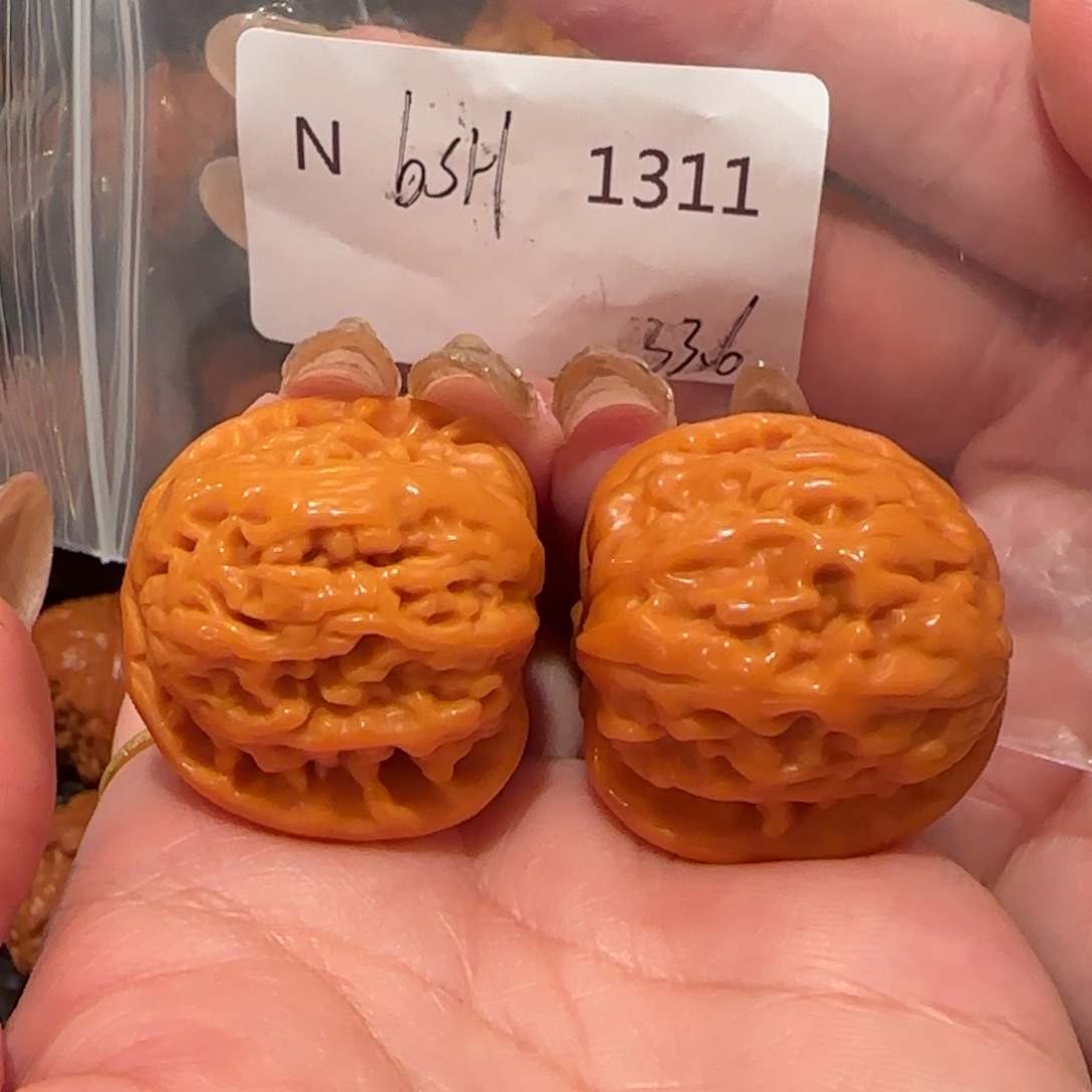 桃核吊坠烟****械白狮子33精品