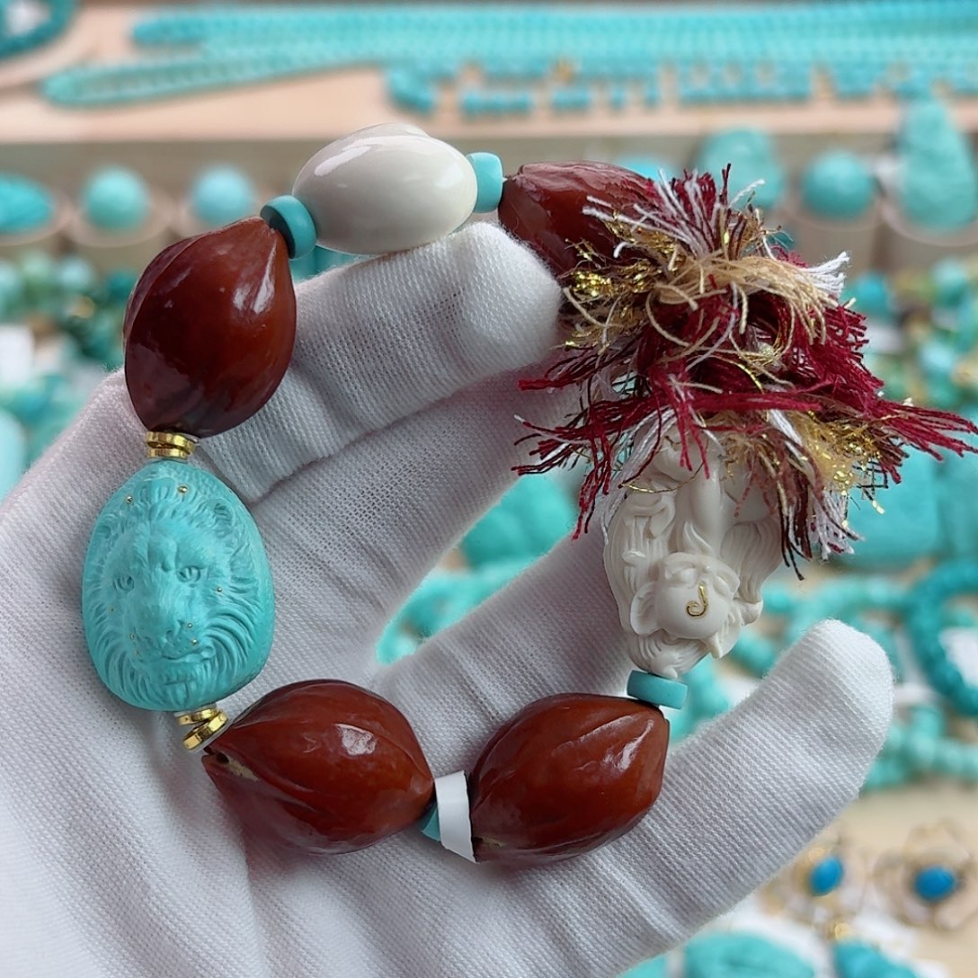 绿松石未镶嵌珠宝奇石