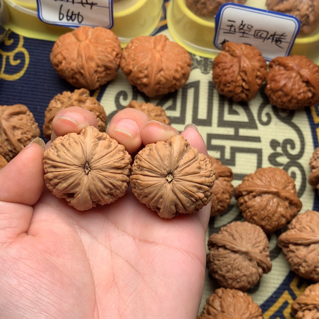 文玩核桃吊坠蛟龙34棉