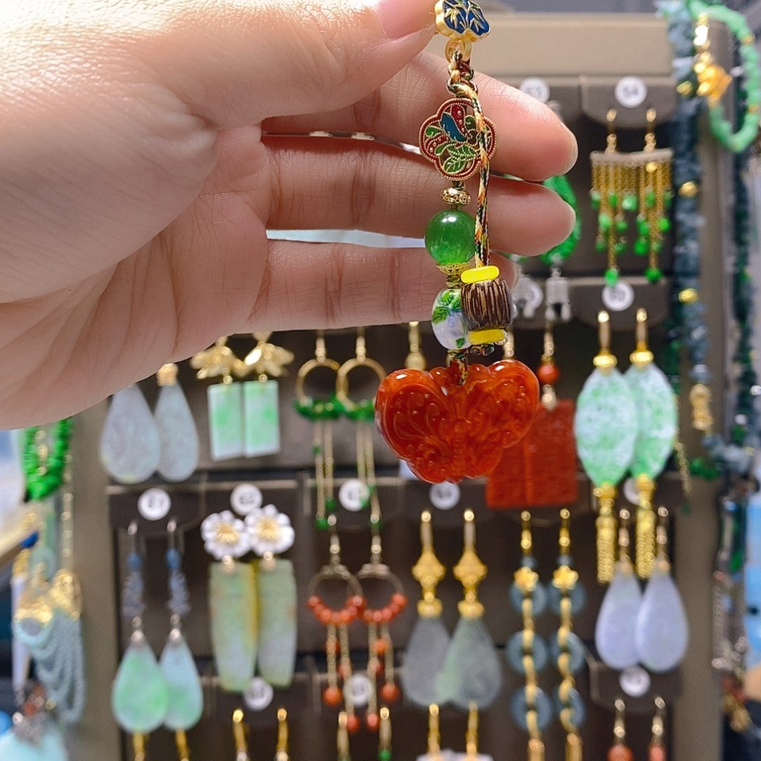 未镶嵌翡翠耳饰翡翠