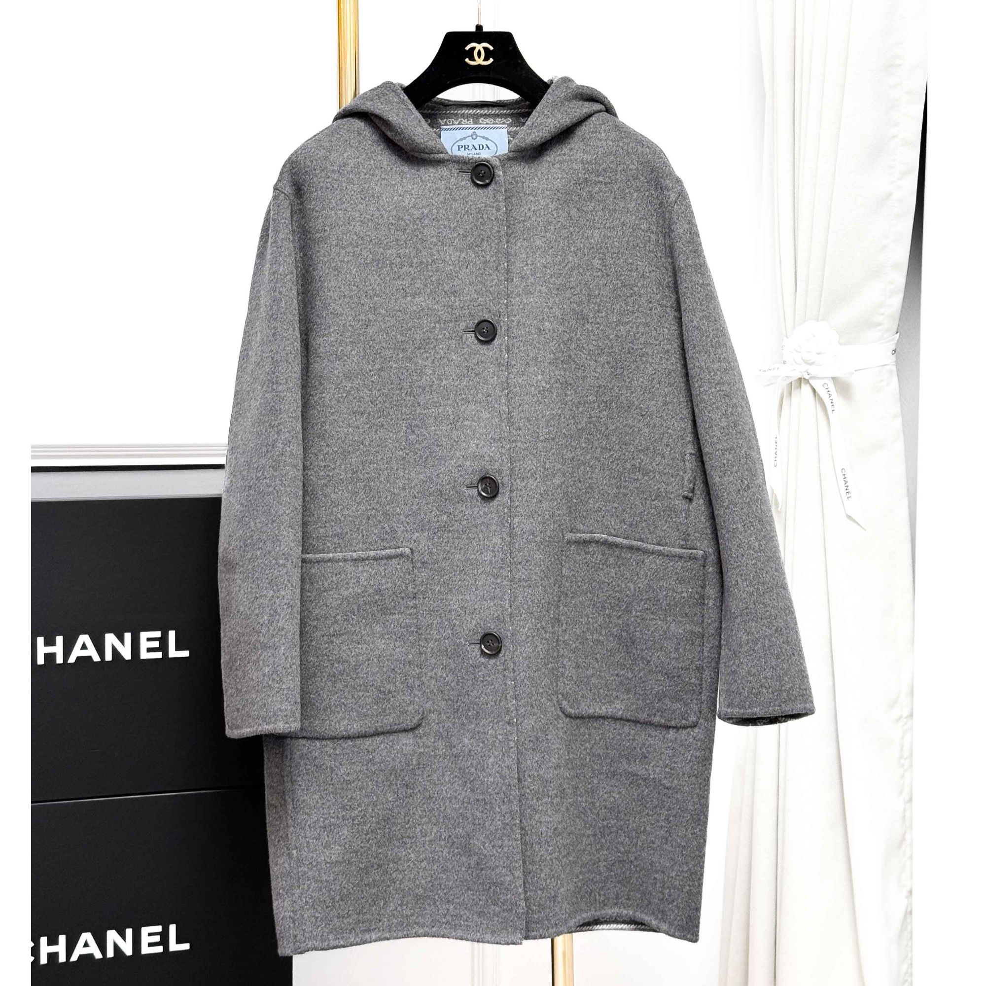 99新 Prada/普拉达  36码 灰色 内拼白色字母 长袖 连帽 大衣 