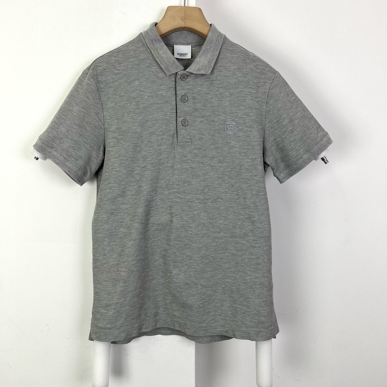 95新 BURBERRY/博柏利 M码刺绣logo短袖/95新/瑕疵如图/5569