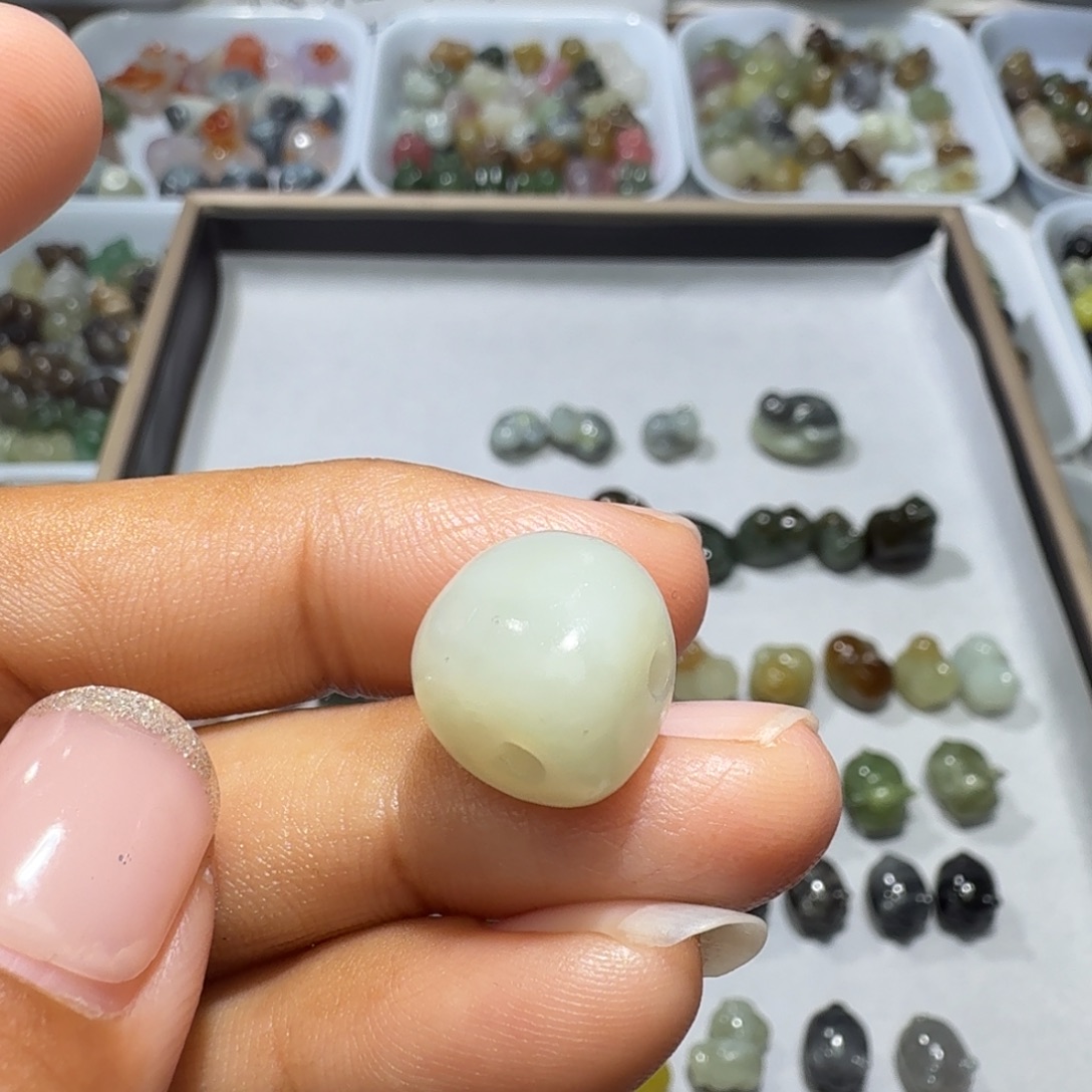 和田玉未镶嵌珠宝奇石