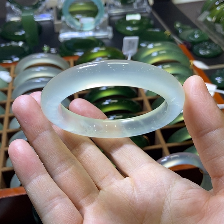 蛇纹石玉未镶嵌手镯55