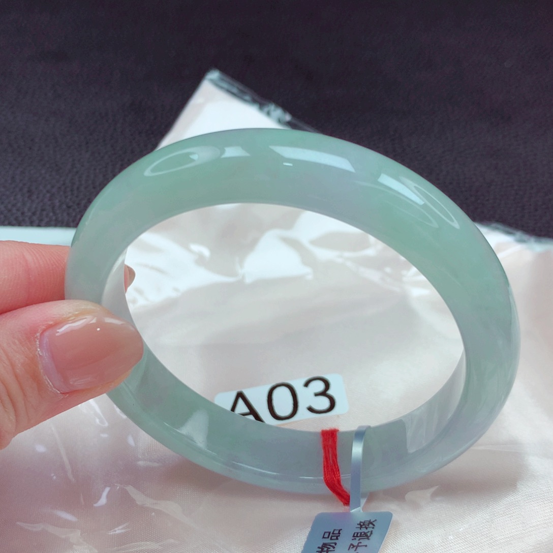 翡翠手镯未镶嵌手镯88