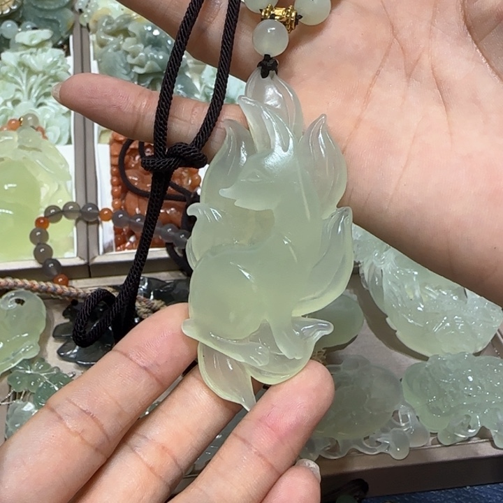 蛇纹石玉吊坠未镶嵌